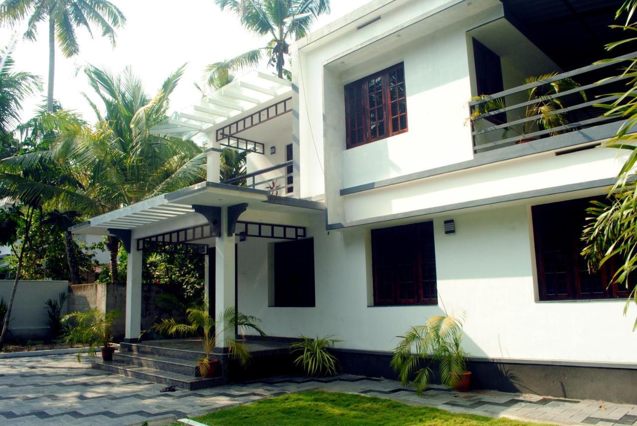 Nice Villa Irimbranallur Екстер'єр фото
